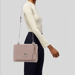 Louis Vuitton Lock Me purse 🔐 👜